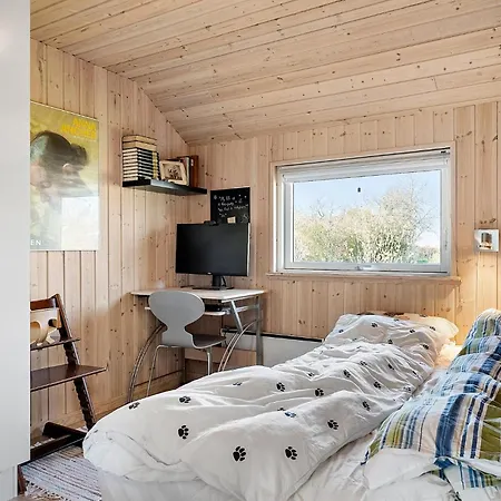 Holiday home 3 Bedroom Stunning In Stege