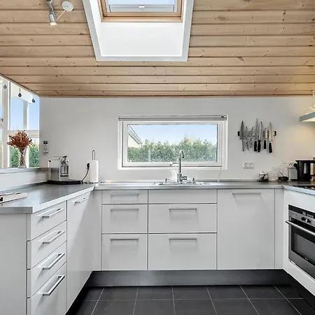 Holiday home 3 Bedroom Stunning In Stege