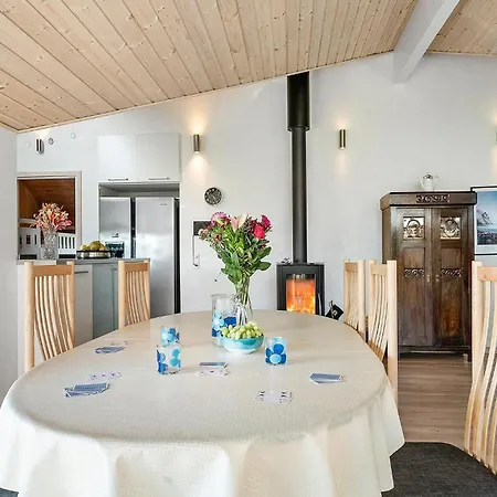 3 Bedroom Stunning In Stege