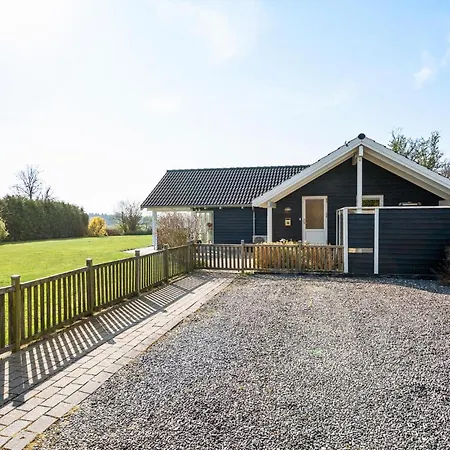 3 Bedroom Stunning In Stege