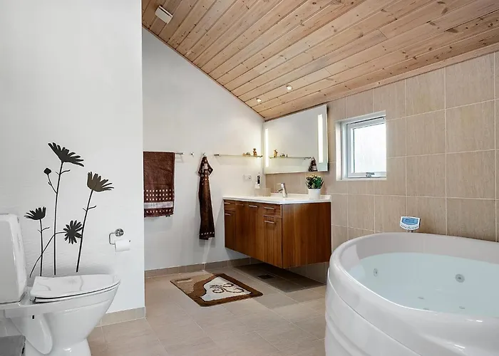 3 Bedroom Stunning In Stege