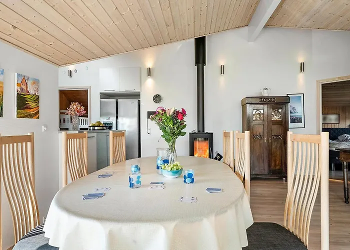 3 Bedroom Stunning In Stege