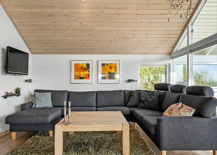 3 Bedroom Stunning In *